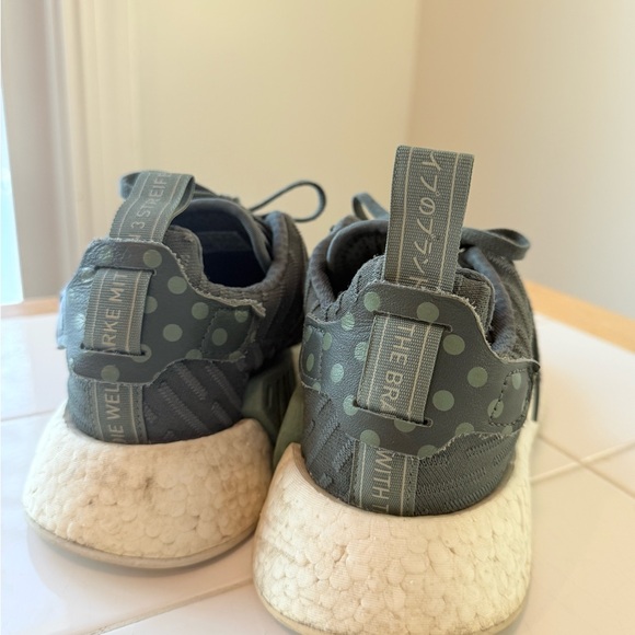 Adidas NMD R2 Boost Utility Green Women’s Size 9.5 Sneakers BA7261 - Picture 4 of 8